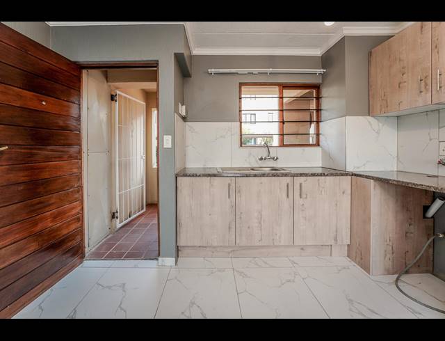 1 BEDROOM APARTMENT RENTED IN WELTEVREDEN PARK